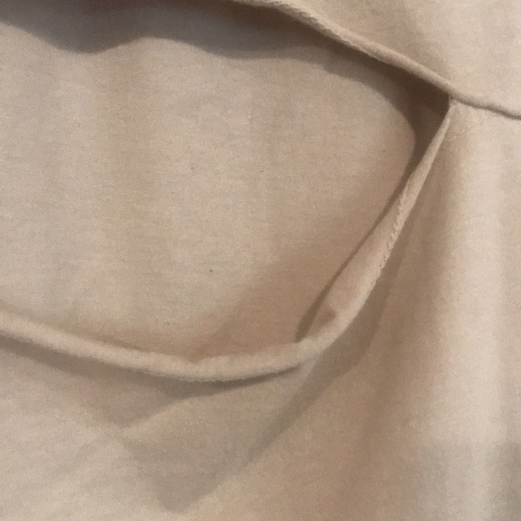 NWOT!! NYTT Tan Mock Neck Cap Sleeve Cut Out Top S - Picture 8 of 15